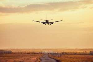 Reuters: Avionul în care se afla congresmenul republican Tom Tiffany s-a defectat şi a aterizat forţat pe apă